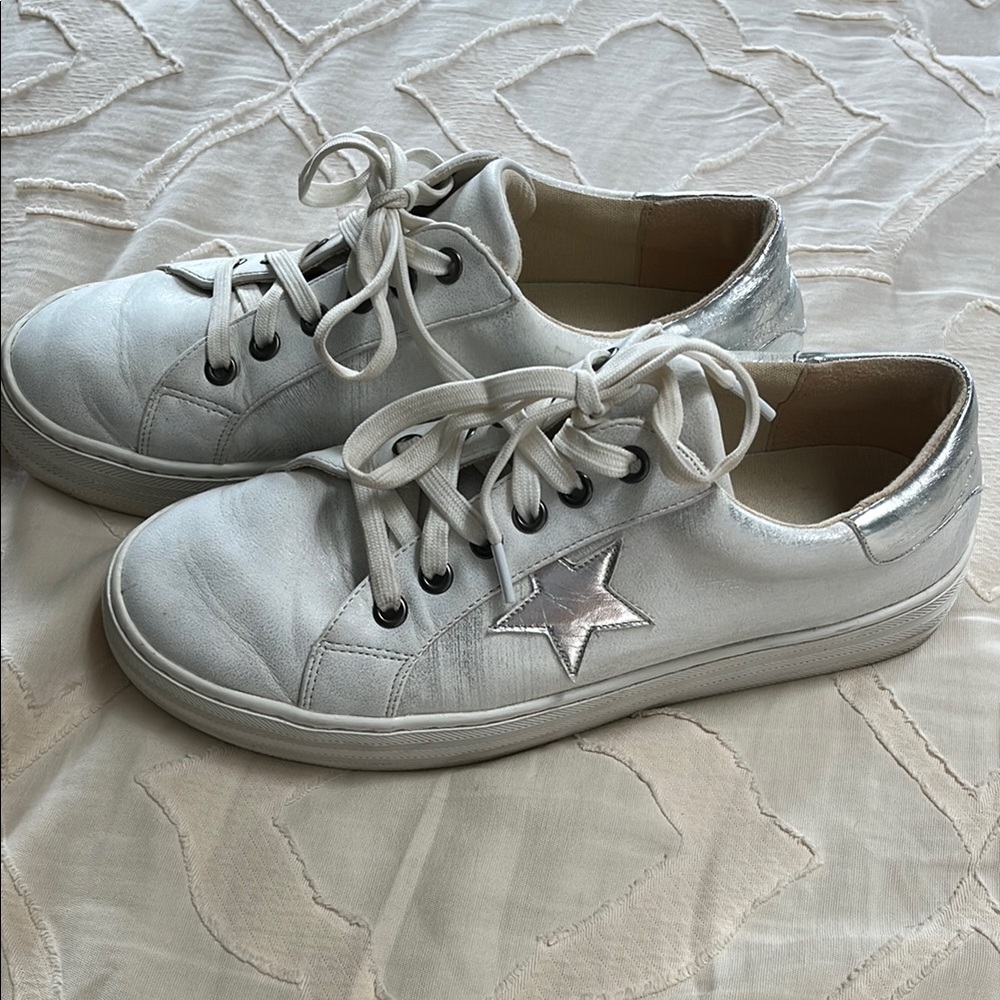 Corkys Silver Sneakers Classic Low-Top Design